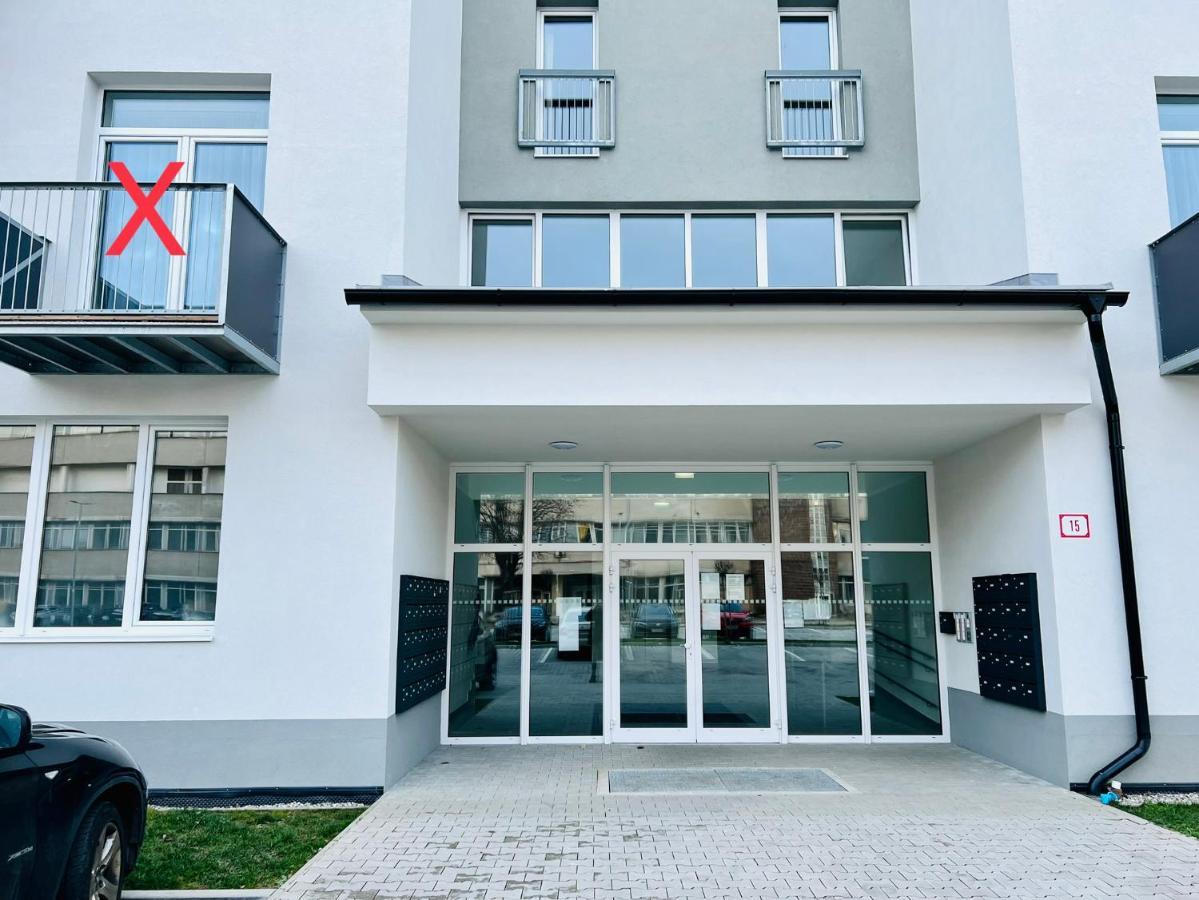 Apartman Liptov Np9 Liptovský Mikuláš Extérieur photo