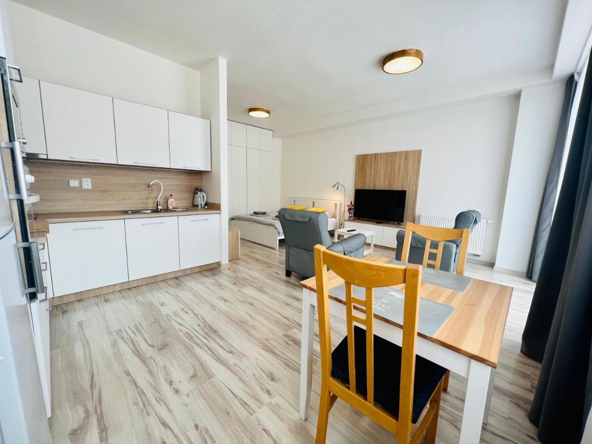 Apartman Liptov Np9 Liptovský Mikuláš Extérieur photo